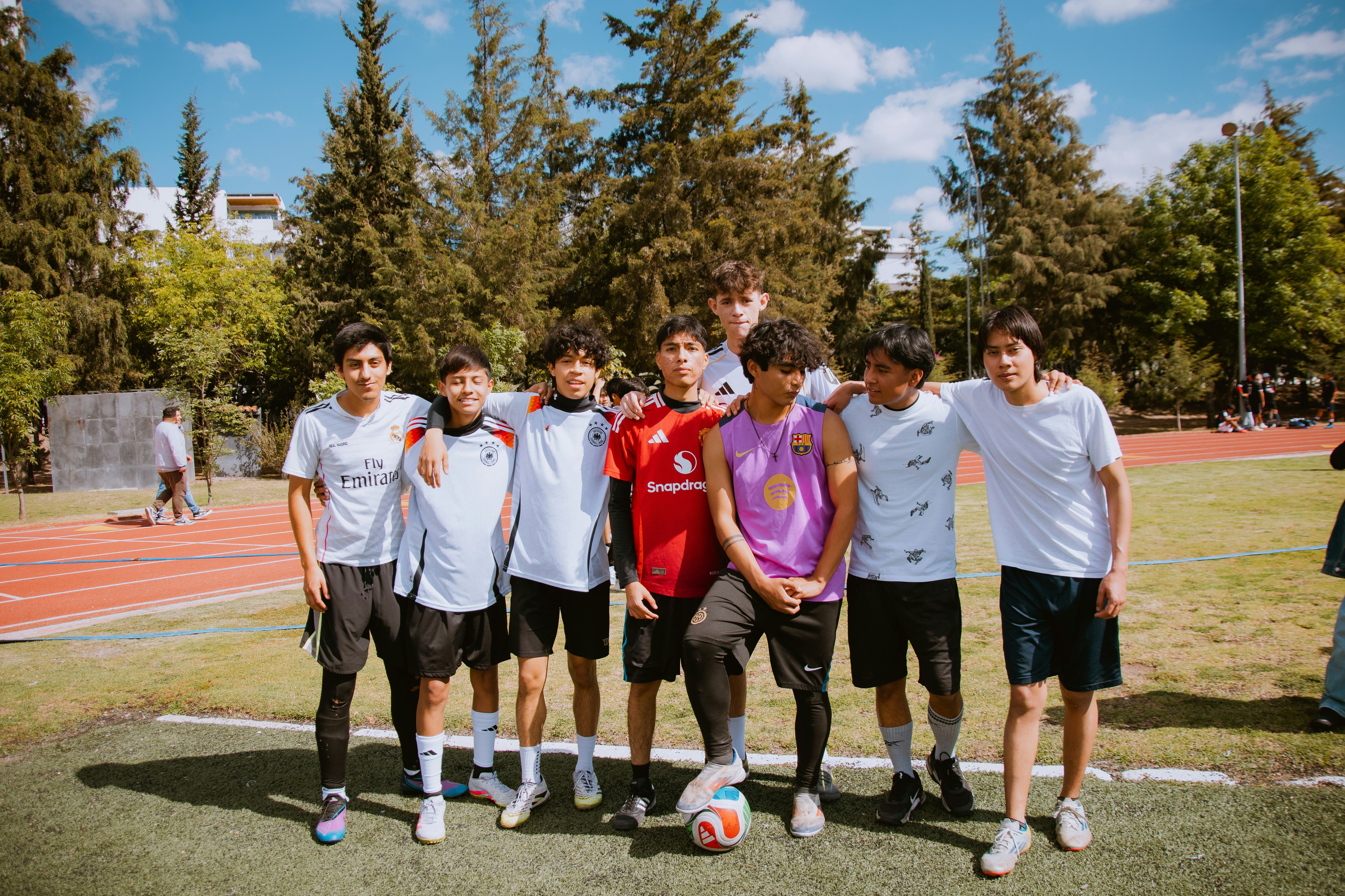 德媒：多特不会激活楚克乌梅卡的买断选项，3500